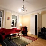 Eclectic Big Apartman
