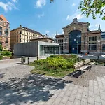 Eclectic Big Apartman