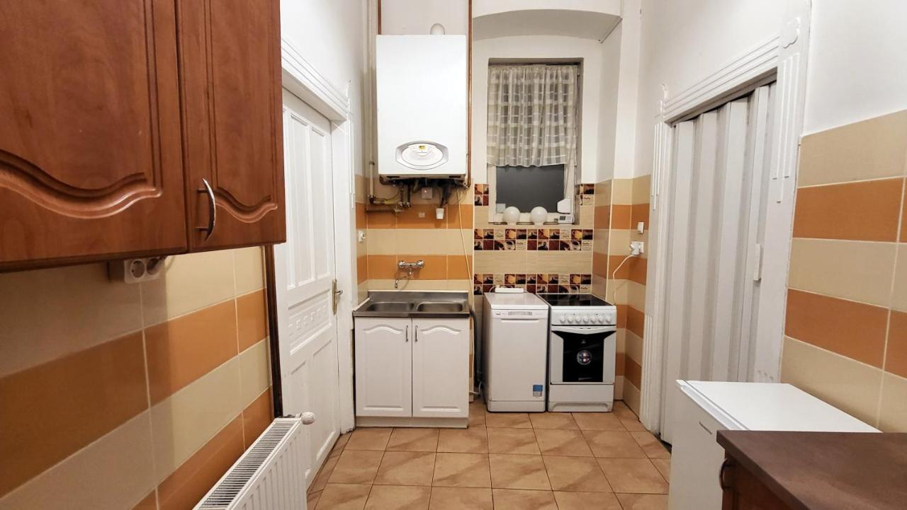 Eclectic Big Apartment *