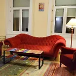 Eclectic Big Apartman
